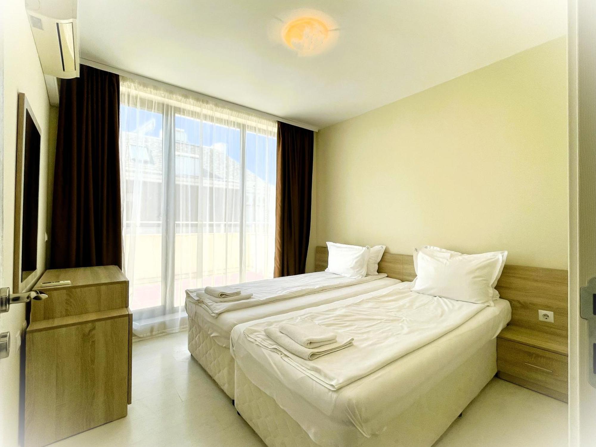 Apartments Stamopolu Lux With Pool View Primorsko Bagian luar foto