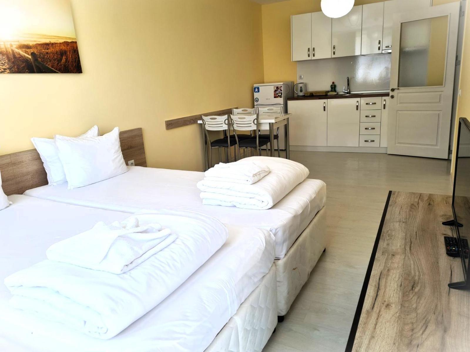 Apartments Stamopolu Lux With Pool View Primorsko Bagian luar foto