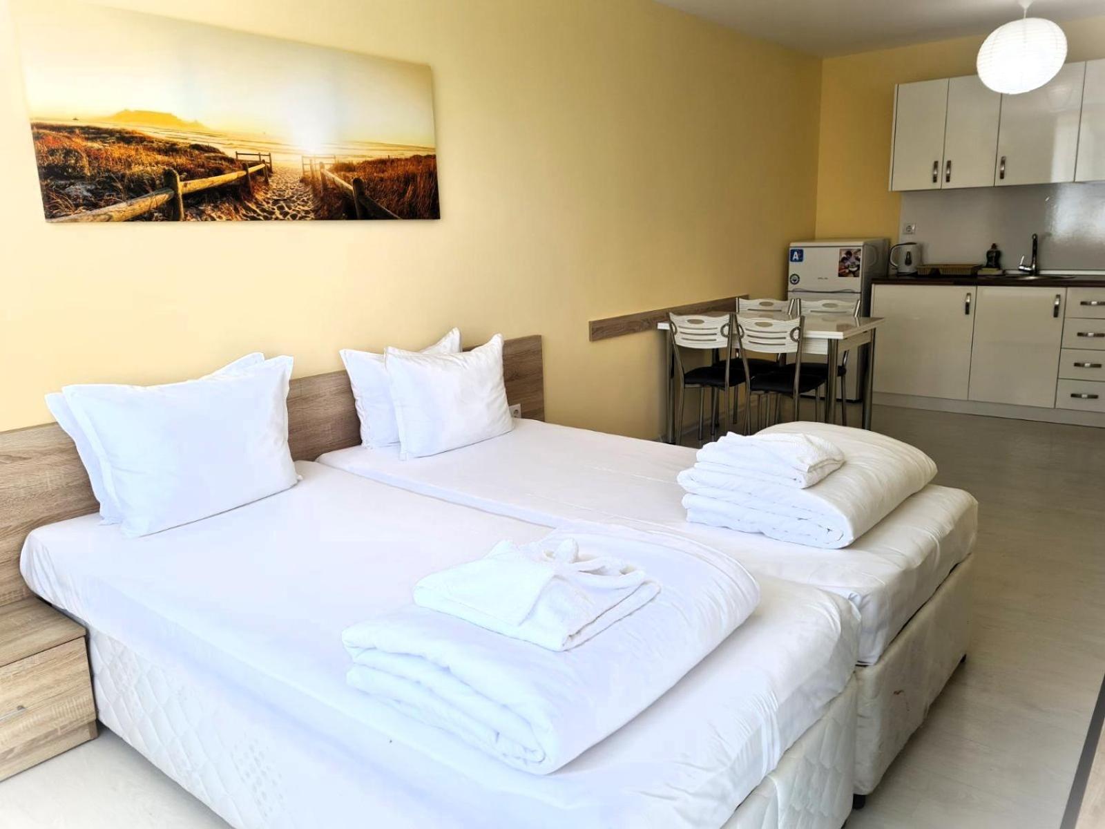 Apartments Stamopolu Lux With Pool View Primorsko Bagian luar foto