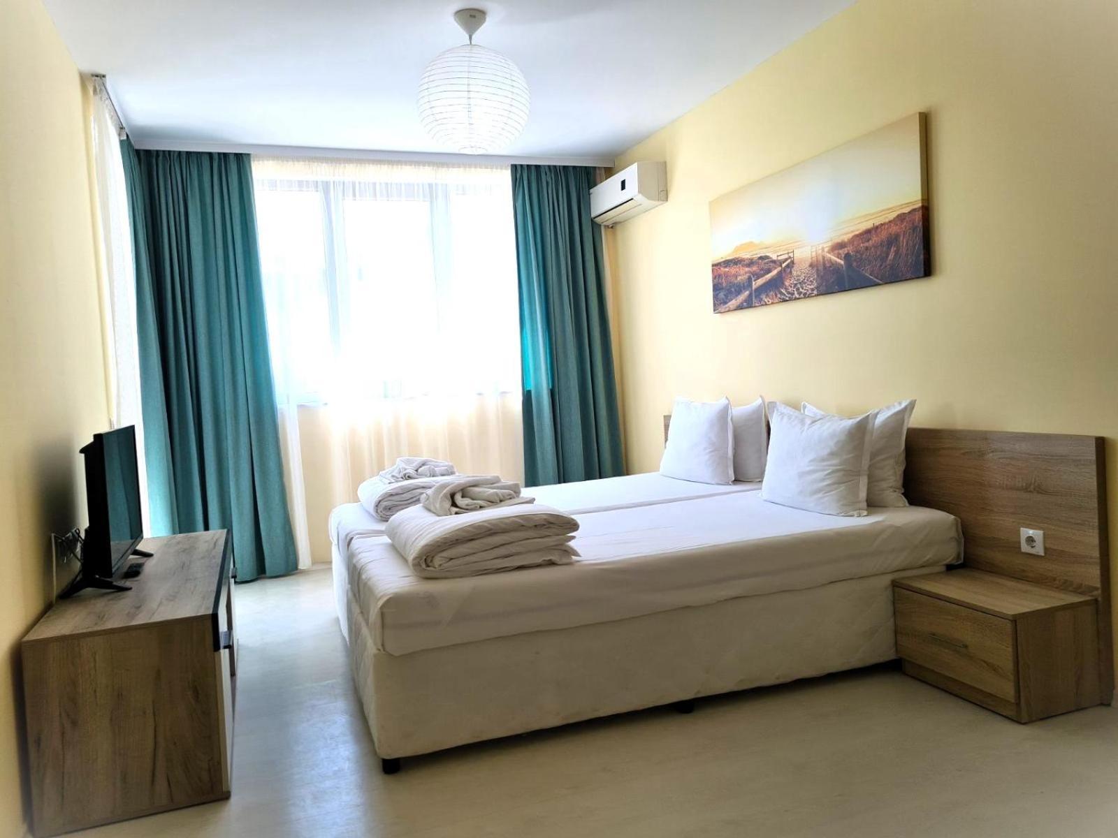 Apartments Stamopolu Lux With Pool View Primorsko Bagian luar foto